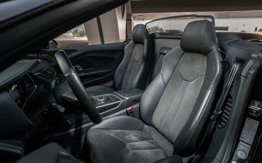  rental in DubaiAudi R8 Spyder