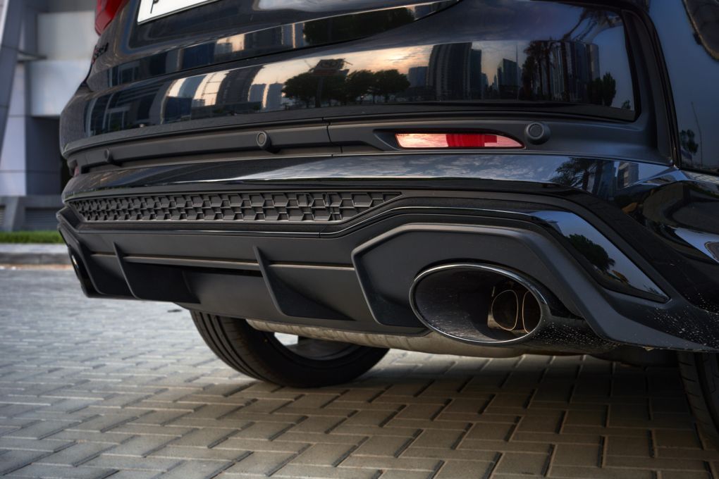  rental in DubaiAudi RS Q3