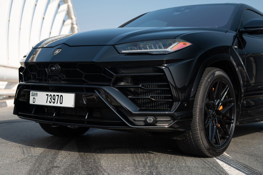  rental in DubaiLamborghini Urus Black