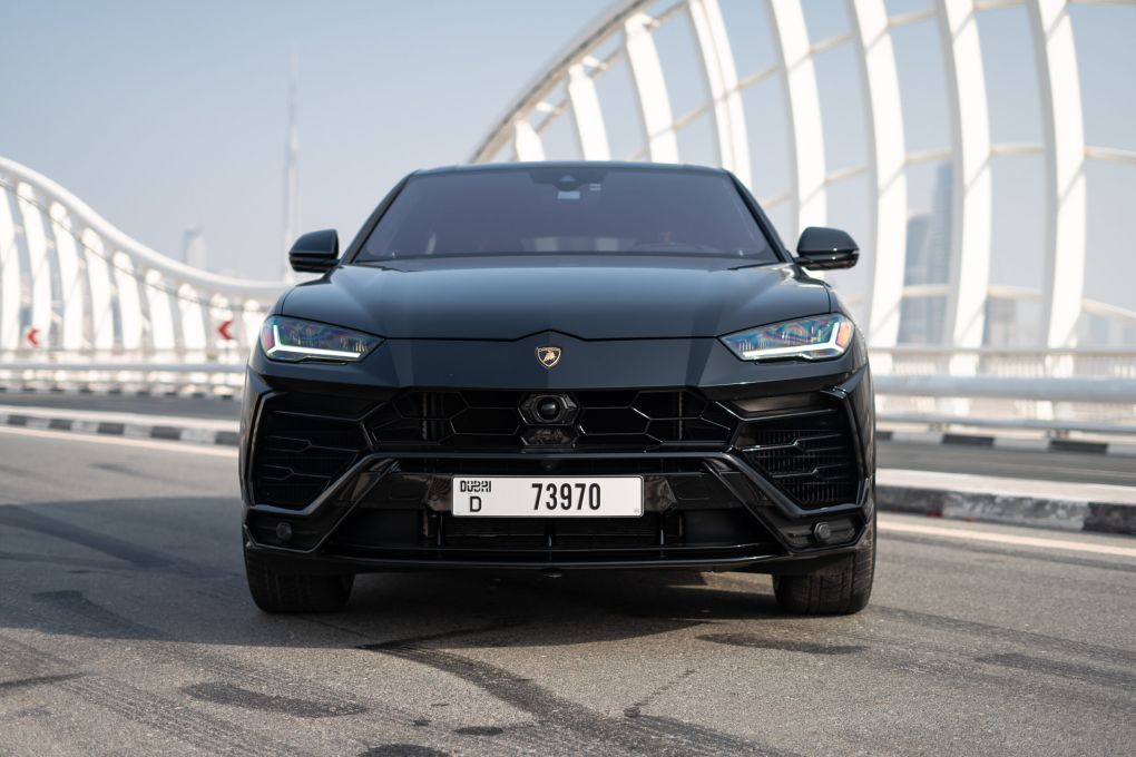  rental in DubaiLamborghini Urus Black