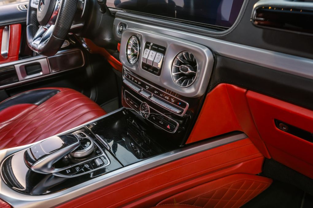  rental in DubaiMercedes-Benz AMG G63 White