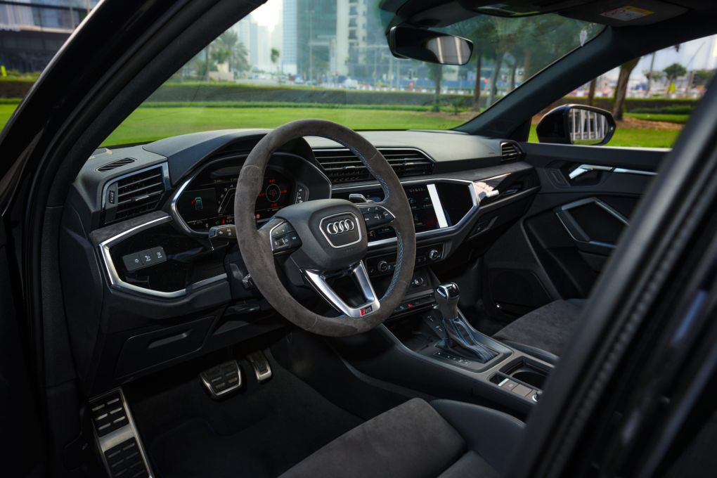  rental in DubaiAudi RS Q3