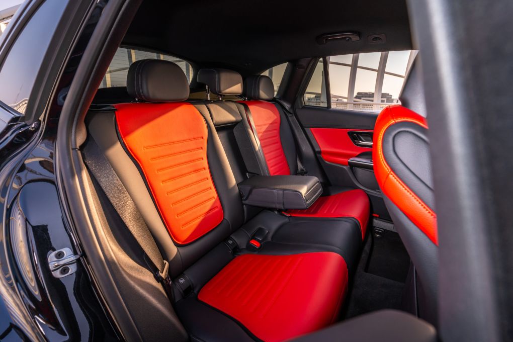  rental in DubaiMercedes-Benz GLC 300
