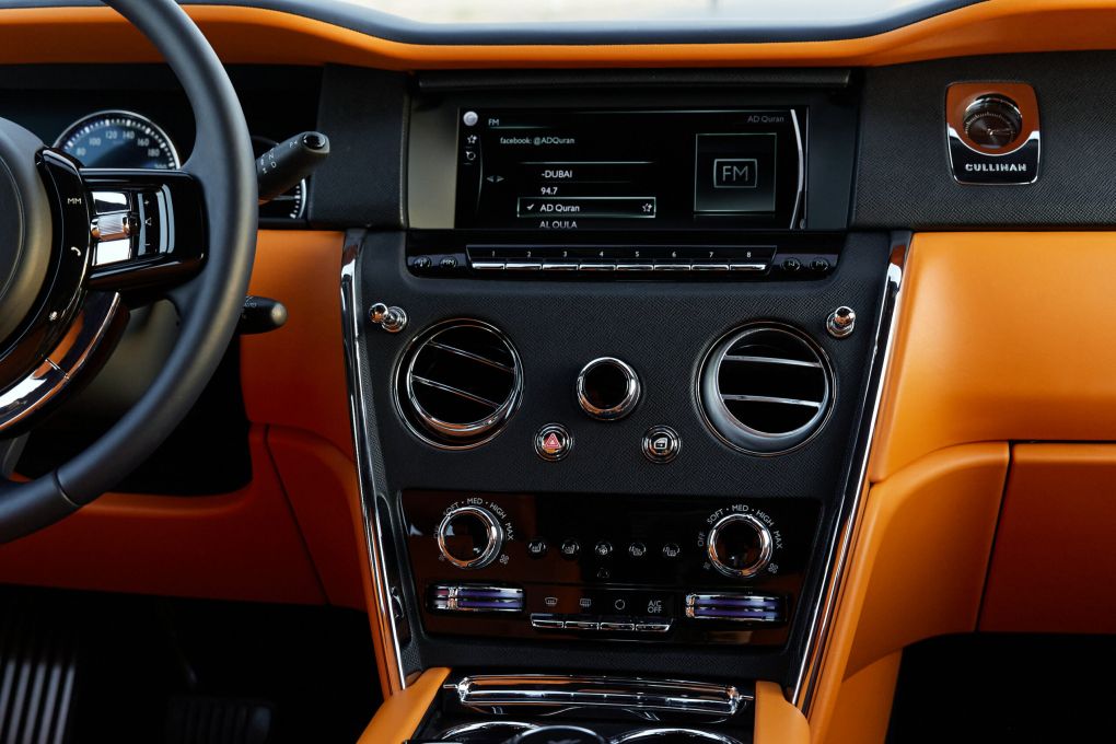  rental in DubaiRolls Royce Cullinan