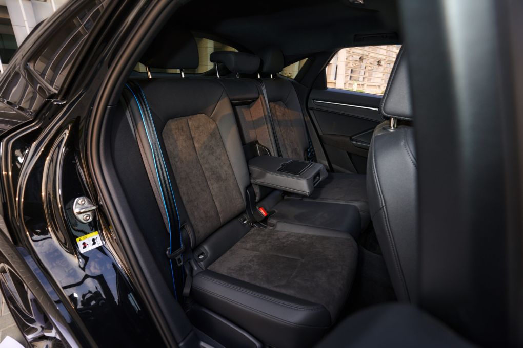  rental in DubaiAudi RS Q3